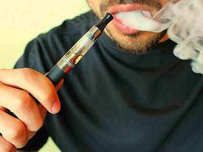 आपकी सेहत को कई तरह से नुकसान पहुंचाती है E-Cigarette, देशभर में हुई बैन