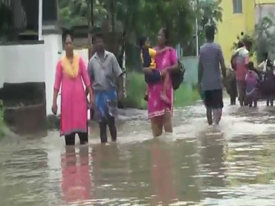 அடேங்கப்பா, திருவள்ளூரில் இவ்வளவு மழையா? எவ்வளவு தண்ணீர் நிக்குது...!