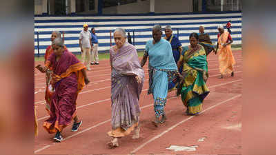 बेंगलुरुः सीनियर सिटिजंस के लिए हुई स्पोर्ट्स मीट, 72 साल की ललितम्मा ने जीती 200 मीटर वॉक