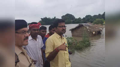 गाजीपुर:अष्ट शहीदों के गांव शेरपुर में घुसा बाढ़ का पानी, डीएम-एसपी ने लिया जायजा