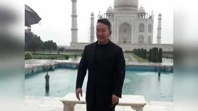 मंगोलिया के राष्ट्रपति ने पत्नी सहित किया ताजमहल का दीदार