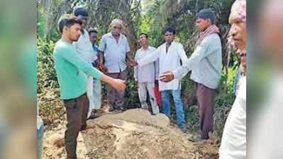 গাছ কাটা নিয়ে সালিশি সভা, শাস্তির দাবি আদিবাসীদের