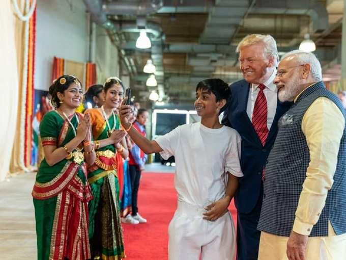Trump Modi Sathwik Selfie 01