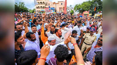 पवारांवर गुन्हा, राष्ट्रवादीचा राज्यभर उद्रेक; बंद, निदर्शने