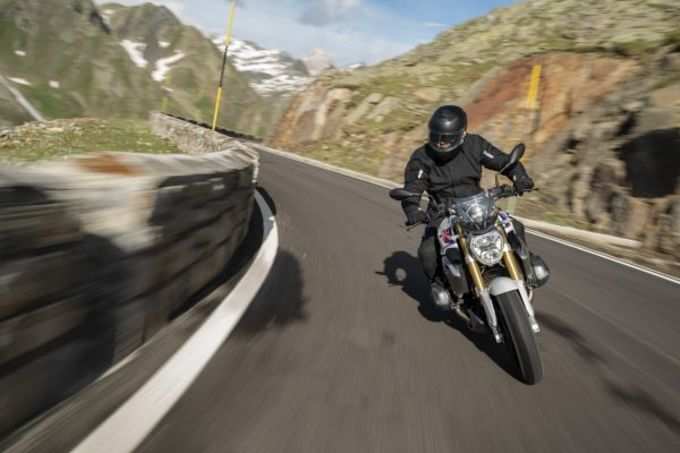 bmw r 1250 r review