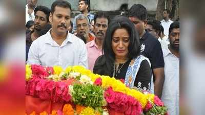 RIP Venu Madhav: వేణు మాధవ్ పార్థీవదేహం వద్ద విలపించిన ఉదయభాను