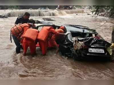 പൂണെയിൽ കനത്ത മഴ; 12 മരണം; 15,000 പേരെ മാറ്റിപ്പാർപ്പിച്ചു