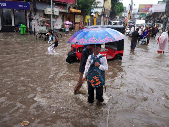 वाराणसी में स्कूल बंद