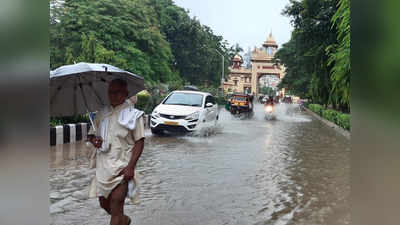 पूर्वांचल में आफत की तरह हो रही बरसात, अब तक 16 की मौत