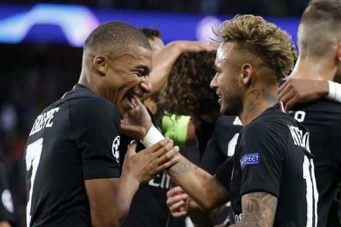 mbappe with neymar 2