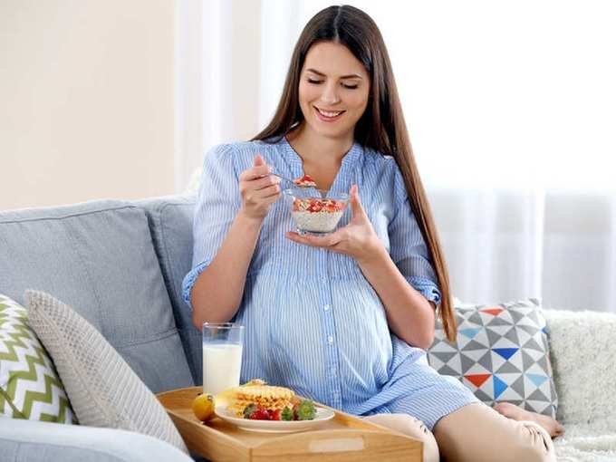 pregnant women eating