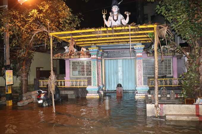 ಕಾಶೀವಿಶ್ವೇಶ್ವರ ಸ್ವಾಮಿ ಸನ್ನಿಧಿ ಜಲಾವೃತ