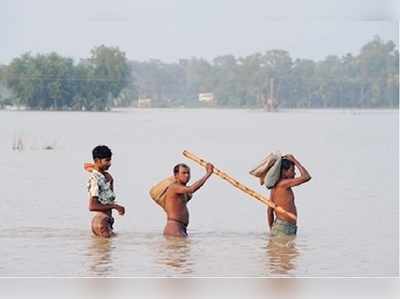 ডিভিসির জলে ভাসছে হাওড়ার এই গ্রাম