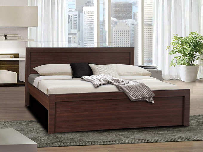 HomeTown Dazzle King Size Bed