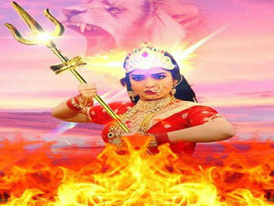 Amrapali Dubey ने शेयर की तस्वीर, मां दुर्गा के रौद्र रूप में आईं नजर