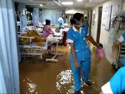 दो घंटे की बारिश में बुरा हाल, अस्‍पताल के आईसीयू में घुसा पानी