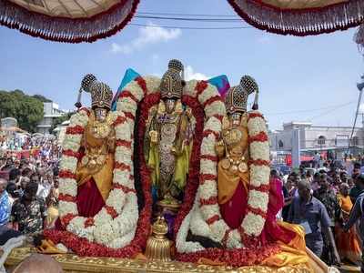 ಬಾಲಾಜಿ ಬ್ರಹ್ಮೋತ್ಸವ: ಕೊನೆಯ ದಿನ ಚಕ್ರಸ್ನಾನ ಮಾಡಿ ಪಾಪ ಕಳೆದುಕೊಂಡ ಭಕ್ತರು