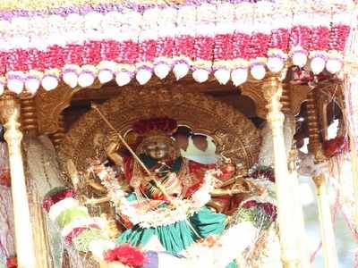 ಮೈಸೂರು ದಸರಾ 2019: ನಾಡಹಬ್ಬದ ಆಕರ್ಷಣೆ ಅದ್ದೂರಿ ಜಂಬೂ ಸವಾರಿ ಕಣ್ತುಂಬಿಕೊಂಡ ಜನ