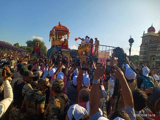 ಪುಷ್ಪಾರ್ಚನೆ