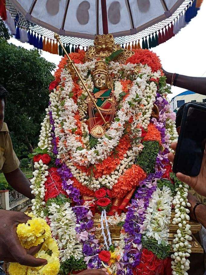 ಅಮ್ಮ, ಚಾಮುಂಡೇಶ್ವರಿ ದೇವಿ