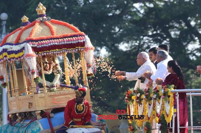 ಬಿಎಸ್‌ವೈ ಪುಷ್ಪಾರ್ಚನೆ