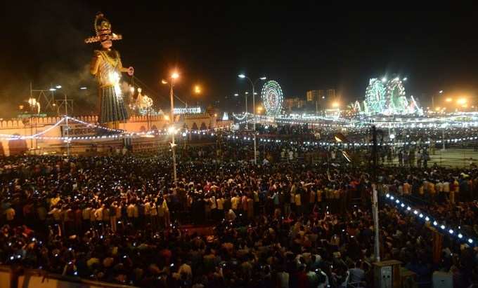 kota-dussehra-mela-ravan-dahan-56293ce7cee98_l