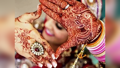 Karwa Chauth पर डार्क रचेगी आपकी Mehndi, आजमाएं ये टिप्स