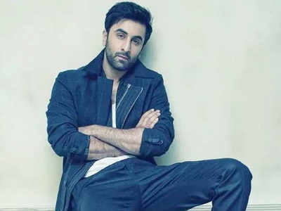 शमशेरा से Ranbir Kapoor का लुक हुआ लीक, खाकी बनियान और गमछा पहने दिखे