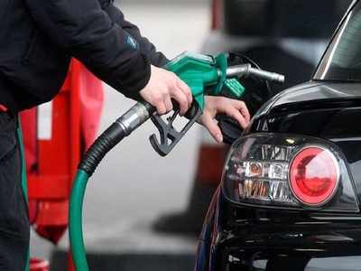 Today Petrol Price: మళ్లీ దిగొచ్చిన పెట్రోల్, డీజిల్ ధరలు..!