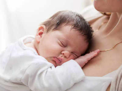 क्‍या आप जानते हैं कि बेबी को अमूमन लेफ्ट आर्म पर ही क्‍यों रखते हैं लोग?