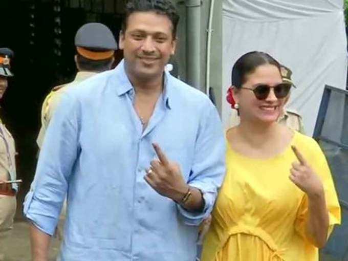 मुंबईः  टेनिस खिलाड़ी महेश भूपति और पत्नी लारा दत्ता बांद्रा वेस्ट  सीट के लिए वोट डालने पहुंचे।