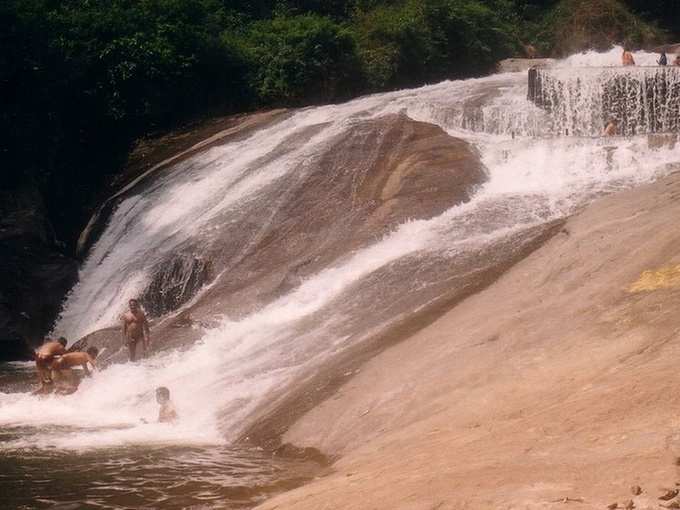 Siruvani_Falls_bathing_area 7