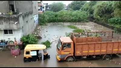 ಮುಂದುವರಿದ ಮಳೆಗೆ ಜನಜೀವನ ತತ್ತರ