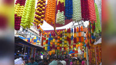 Diwali Shopping: रंग-बिरंगी लाइटों, झालरों और लड़ियों की धूम