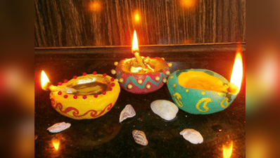 Diya Decoration: इस दिवाली इस तरह सजाएं अपने घर के दीये