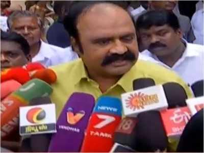 தினகரன் அணியில் அடுத்த விக்கெட்: நாள் மட்டும் குறிக்கவில்லை!