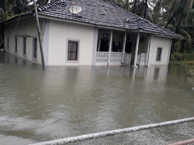 कोकणाला क्यार वादळाचा तडाखा; अतिवृष्टीचाही इशारा