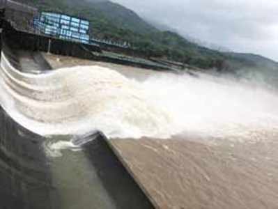 ಕರಾವಳಿಯಲ್ಲಿ ಮಳೆ ಅಬ್ಬರ, ಸಾಗರ ಉಬ್ಬರ