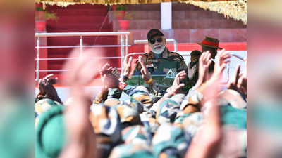 सैनिकों के बीच पहुंचे पीएम मोदी ने कहा- कश्मीर के एक हिस्से पर पाक के अवैध कब्जे की कसक मन में है