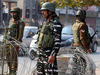 जम्मू-कश्मीर में आतंकियों ने 5 प्रवासी मजदूरों की हत्या की: पुलिस