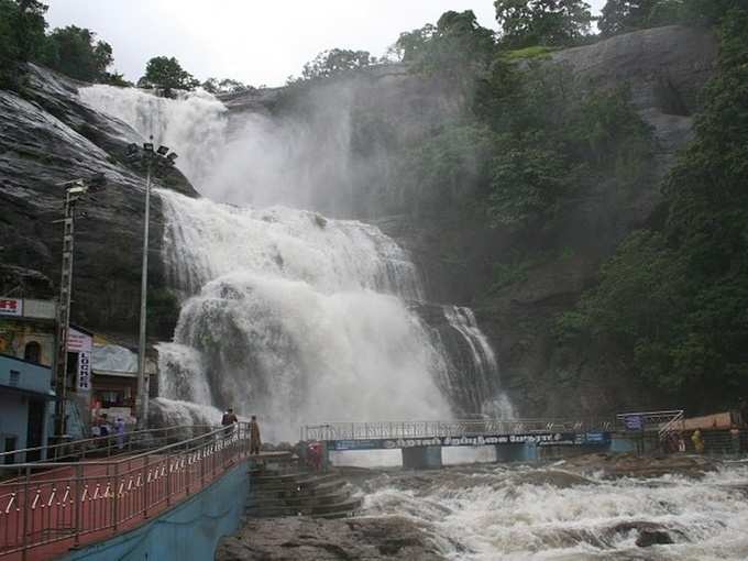 Courtallam_falls rain