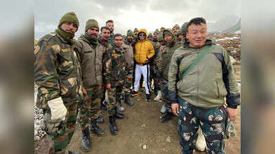 देखें, सैनिकों से मिलने चीन बॉर्डर पर पहुंचे कपिल शर्मा