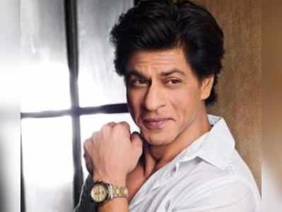 Happy Birthday Shahrukh Khan: 12 மணிக்கு ஷாருக்கான் வீட்டு முன்பு குவிந்த ரசிகர்கள்!