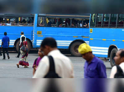 കണ്ണൂർ - കോഴിക്കോട് റൂട്ടിൽ സ്വകാര്യ ബസുകളുടെ മിന്നൽ പണിമുടക്ക്: യാത്രക്കാ‍ര്‍ ദുരിതത്തിൽ