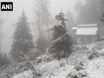 राजौरी और रामबन में शुरू हुई बर्फबारी, 2 जवानों समेत 6 की मौत