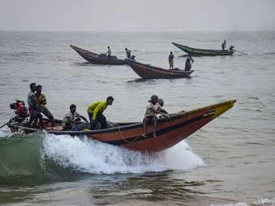 ബുൾബുൾ വരുന്നു; ഒരു ലക്ഷം പേരെ ഒഴിപ്പിക്കും, ചുഴലിക്കാറ്റ് എത്തുക 150 കിലോമീറ്റർ വേഗതയിൽ