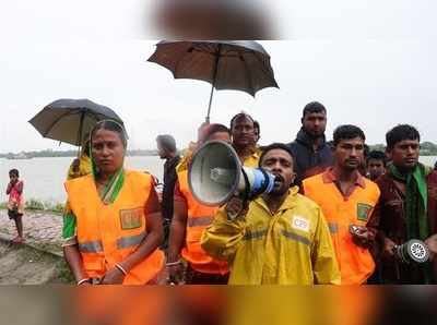 মধ্যরাতে বাংলাদেশে আঘাত হানবে বুলবুল, সরানো হল ২১ লক্ষ মানুষকে