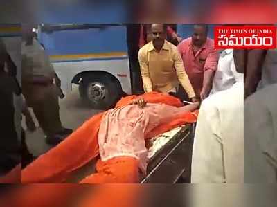 పోలీస్ వ్యాన్‌లో ఎక్కించిన ఆర్టీసీ కార్మికురాలికి ఫిట్స్.. ఆందోళన