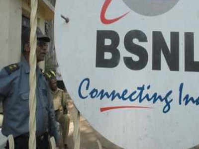 BSNL, MTNL च्या ६० हजारपेक्षा जास्त कर्मचाऱ्यांचा VRS साठी अर्ज