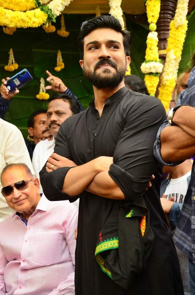 ఎంత ఎదిగినా..ఒదిగిఉండటం అంటే ఇదేనేమో..!